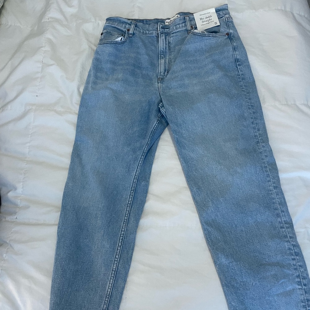 Abercrombie & Fitch The Ankle Straight Ultra High Rise Blue Jeans